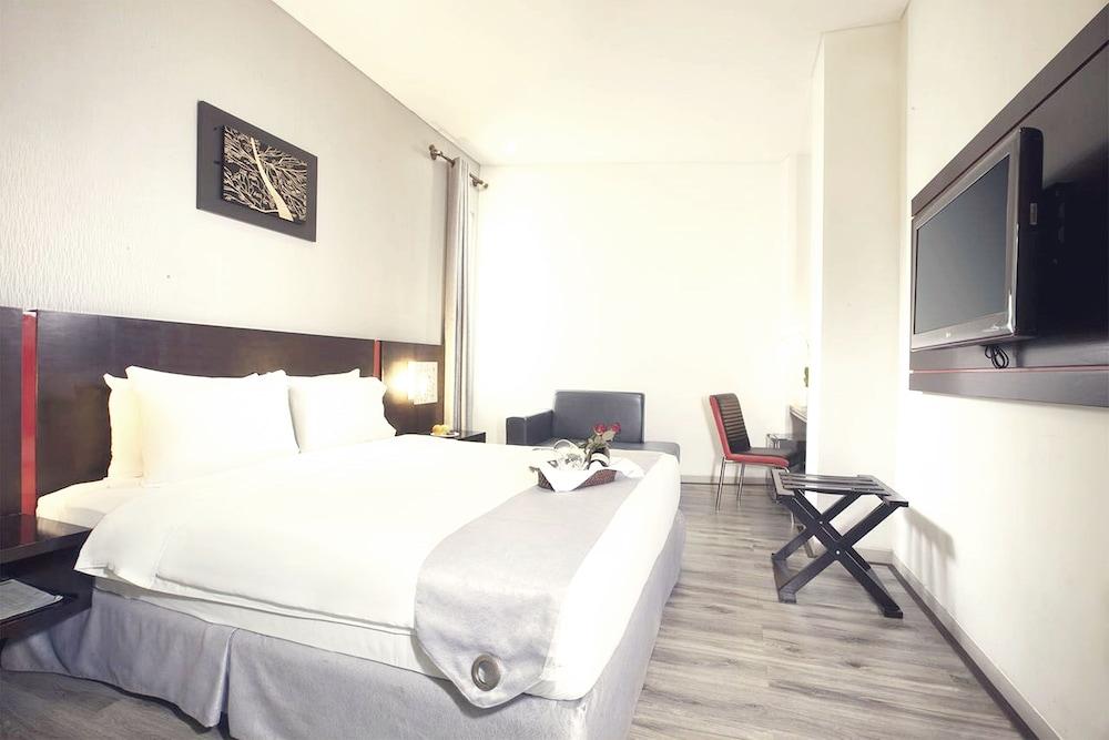 Oak Tree Urban Hotel Jakarta Exterior foto