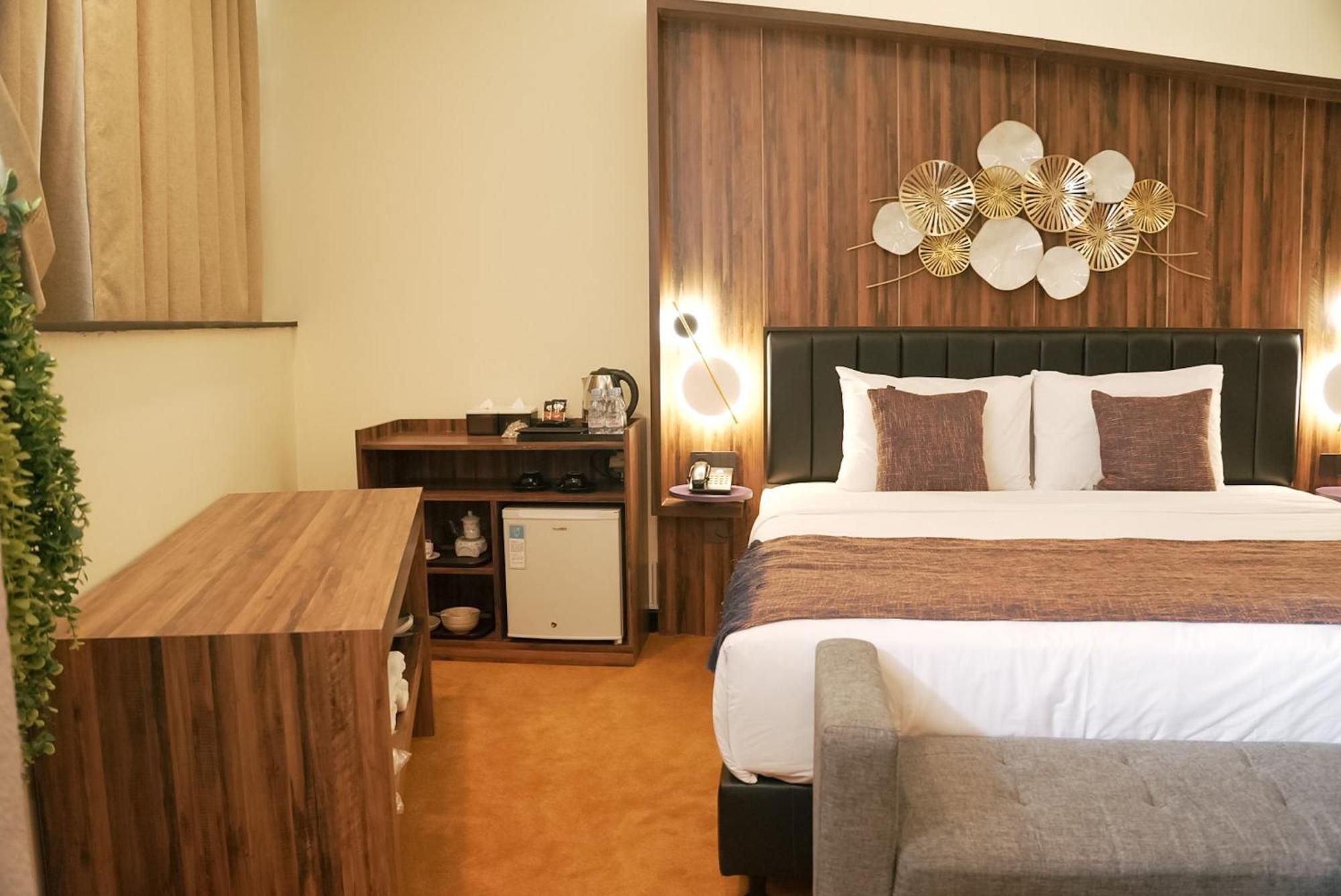 Oak Tree Urban Hotel Jakarta Exterior foto