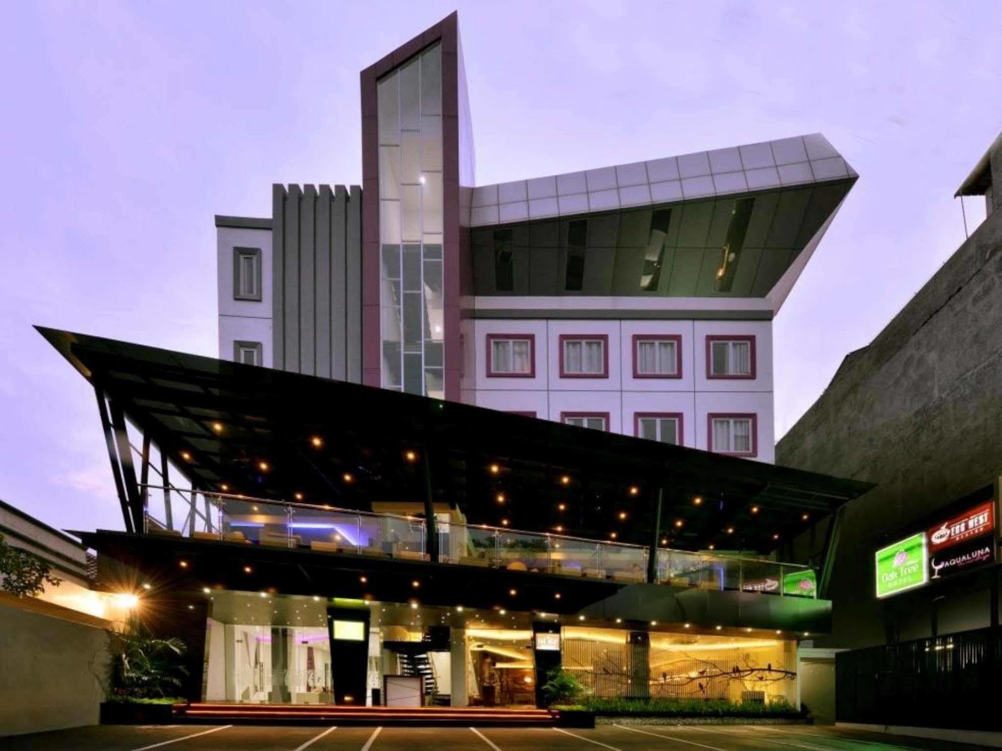 Oak Tree Urban Hotel Jakarta Exterior foto
